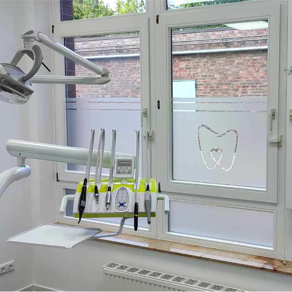 Montagefirma für Sichtschutzfolien in Lübeck - Behandlungszimmer