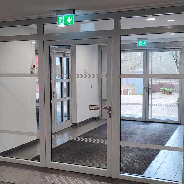 Sichtschutzfolien-Bad-Oldesloe-arbeitsamt Montagefirma für Sichtschutzfolien in der Nähe - Büro