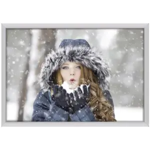 LED-Slim-Display LUX 50 x 70 cm einseitig, silbereloxierter 25 mm Rahmen, energieeffizient Querformat