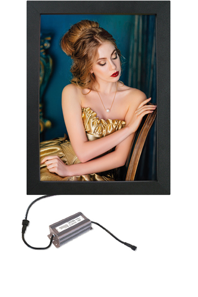 LED-Display 70 x 100 cm doppelseitig, schwarzer 33 mm Rahmen, wetterfest, inklusive 12 V-Trafo